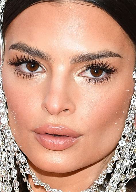 emily ratajkowski met gala 2019 makeup